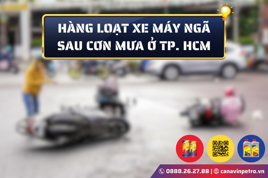 Hàng loạt xe máy ngã sau cơn mưa ở TP. HCM